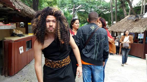 El joven actor Robin A. Corrales Bárzaga, “Cromañón”, durante el lanzamiento de la Campaña en el Pabellón Cuba. Foto: Daynelis Rodríguez. El joven actor Robin A. Corrales Bárzaga, “Cromañón”, durante el lanzamiento de la Campaña en el Pabellón Cuba. Foto: Daynelis Rodríguez.